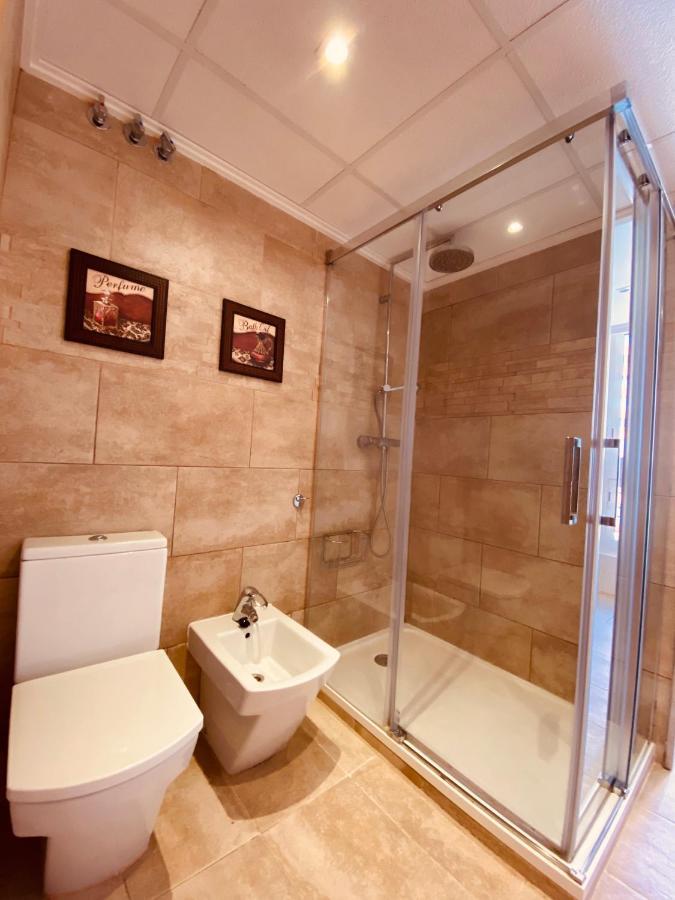 Be Luxury Apartment 20 Mts From The Beach เบนิดอร์ม ภายนอก รูปภาพ
