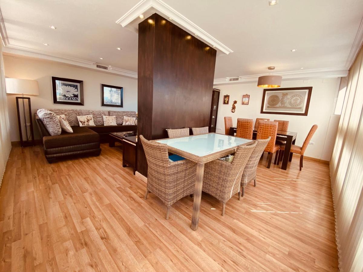Be Luxury Apartment 20 Mts From The Beach เบนิดอร์ม ภายนอก รูปภาพ