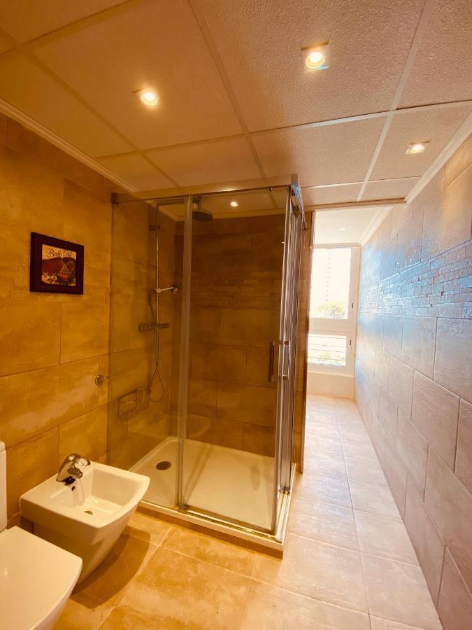 Be Luxury Apartment 20 Mts From The Beach เบนิดอร์ม ภายนอก รูปภาพ