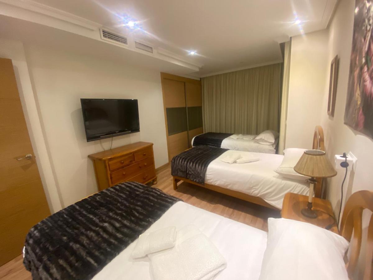Be Luxury Apartment 20 Mts From The Beach เบนิดอร์ม ภายนอก รูปภาพ