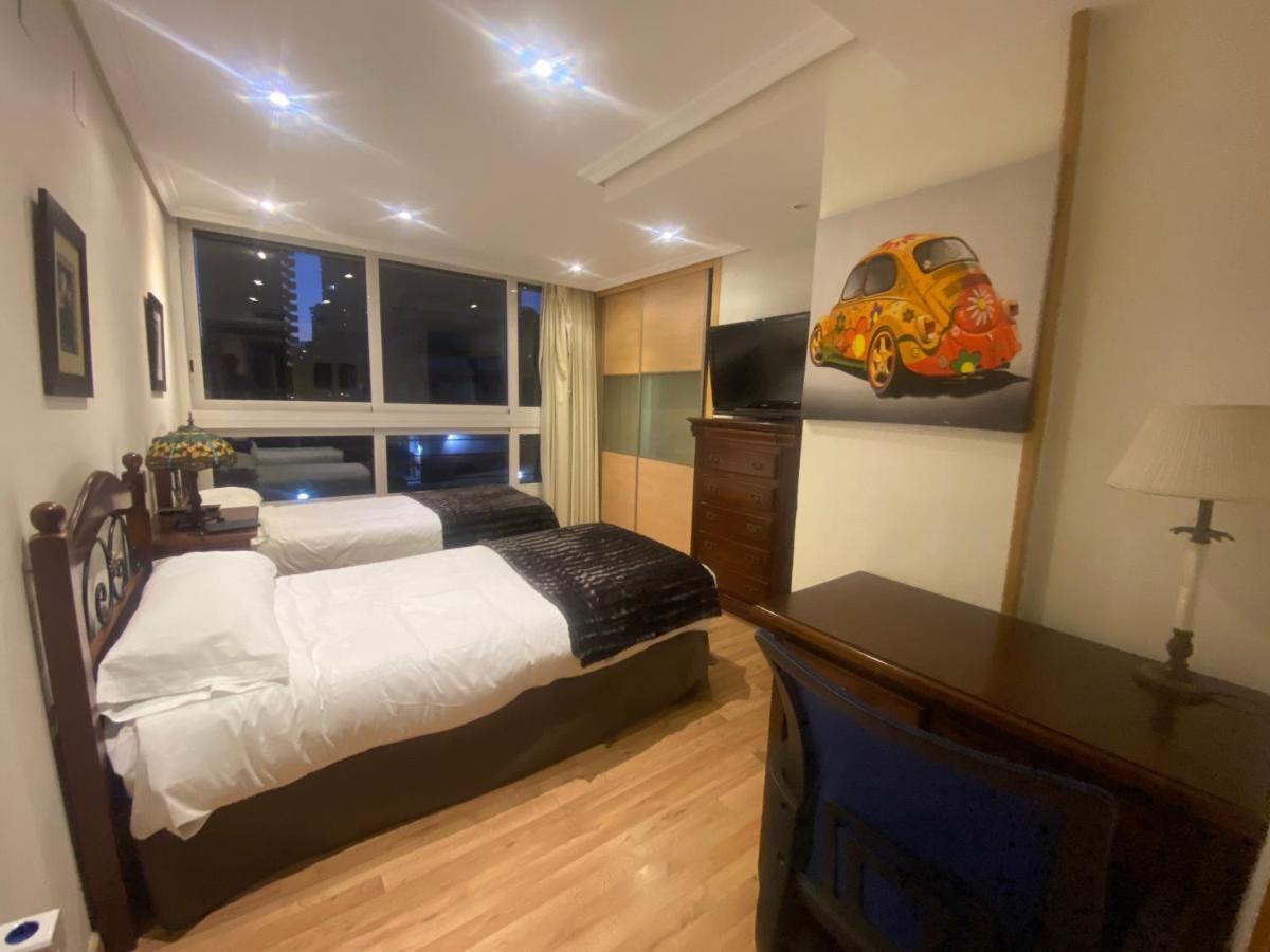 Be Luxury Apartment 20 Mts From The Beach เบนิดอร์ม ภายนอก รูปภาพ